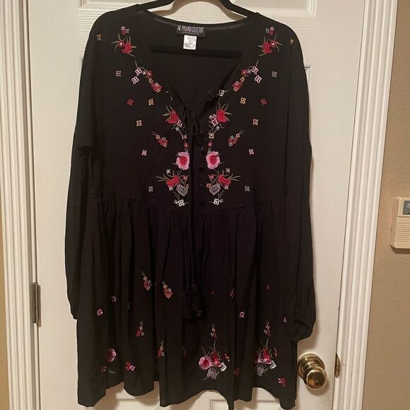 The Pyramid Collection Women’s Black Embroidered Floral Dress M - Picture 2 of 16